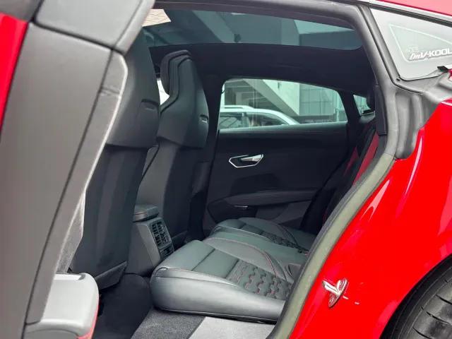 Audi RS e-tron GT — Фото автомобиля 10