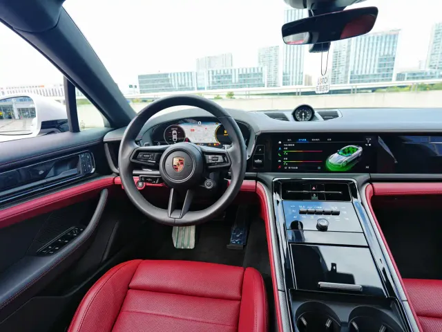 Porsche Panamera — Фото автомобиля 8