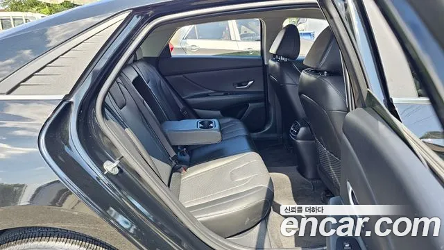 Hyundai AVANTE Avante (CN7) — Фото автомобиля 19