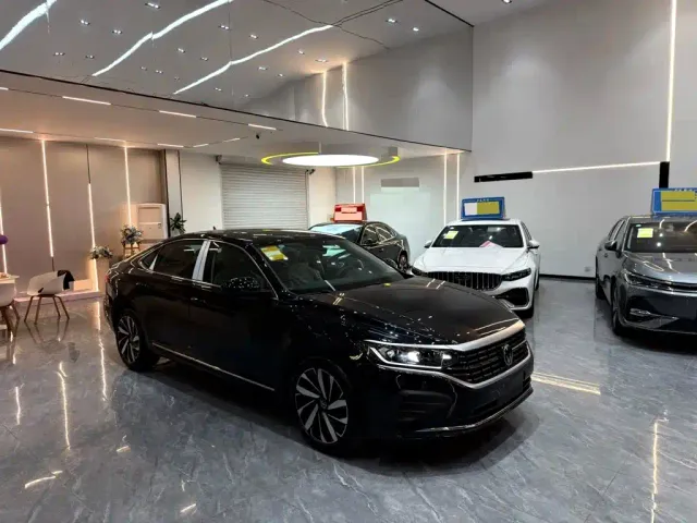 Volkswagen Passat — Фото автомобиля 4