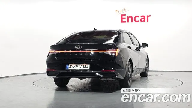 Hyundai AVANTE Avante (CN7) — Фото автомобиля 3
