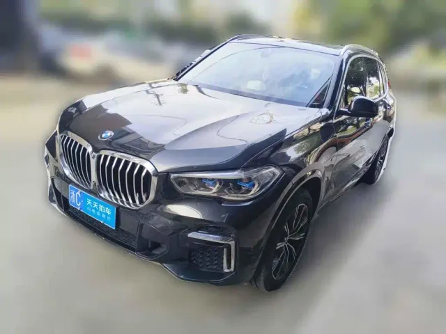 Фотография автомобиля — BMW X5