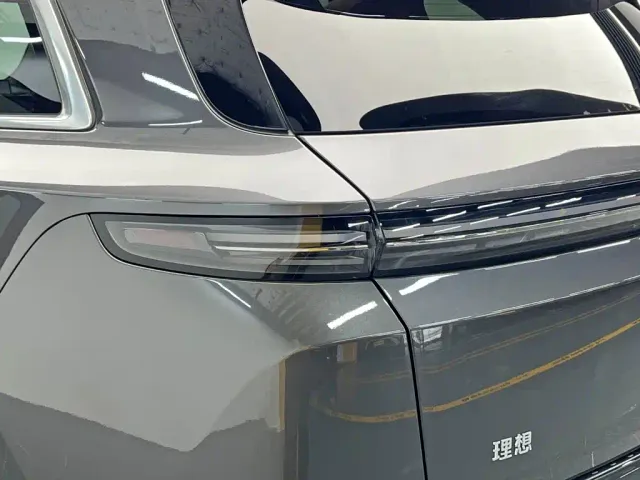 Li Auto L7 — Фото автомобиля 10