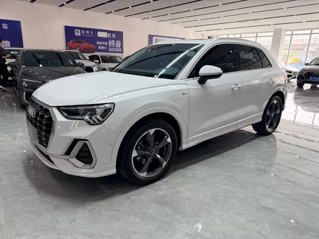 Фотография автомобиля — Audi Q3