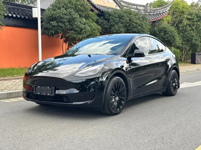 Фотография автомобиля — Tesla Model Y