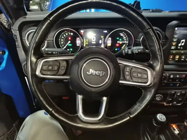 Jeep Wrangler 4xe — Фото автомобиля 10