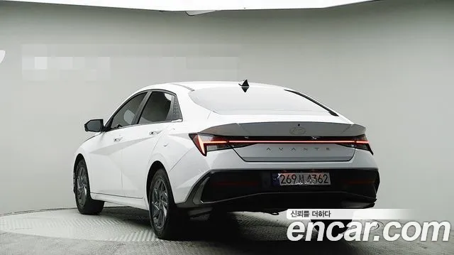 Hyundai Avante CN7 — Фото автомобиля 2