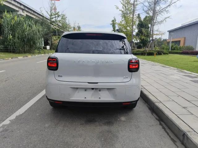 Leapmotor A10 — Фото автомобиля 8