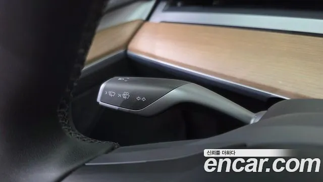 Tesla Model Y — Фото автомобиля 19