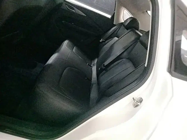Wuling E5 — Фото автомобиля 15