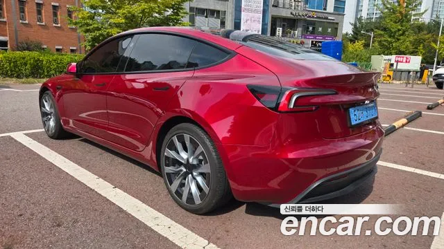 Tesla Model 3 — Фото автомобиля 2