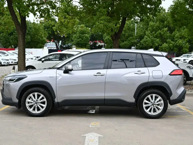 Toyota Corolla Cross — Фото автомобиля 2