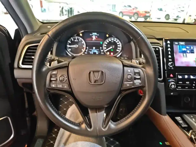 Honda UR-V — Фото автомобиля 10