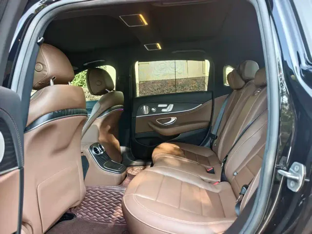 Mercedes-Benz E-Class — Фото автомобиля 8
