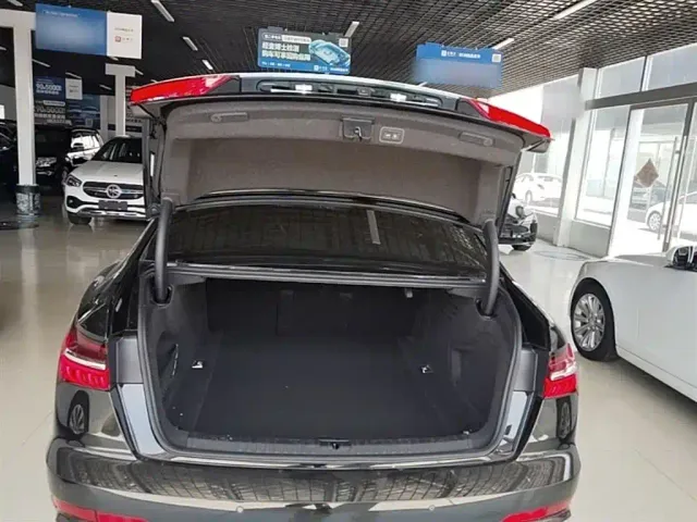Audi A6L — Фото автомобиля 18