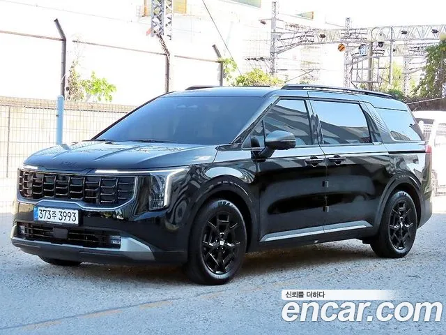 Фотография автомобиля — Kia Carnival 4th Gen