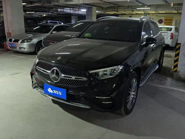 Фотография автомобиля — Mercedes-Benz GLC-Class