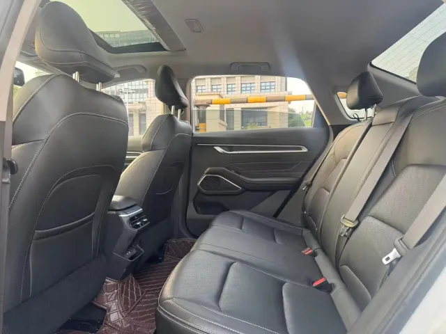 Geely Emgrand — Фото автомобиля 9