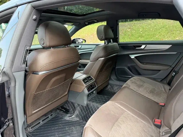 Audi A7L — Фото автомобиля 11