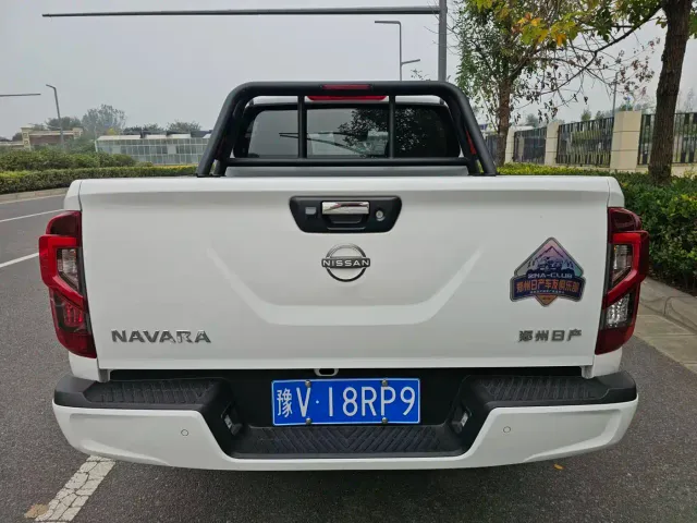 Nissan Navara — Фото автомобиля 5