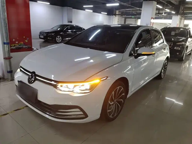 Фотография автомобиля — Volkswagen Golf