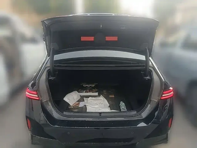 BMW 5 Series — Фото автомобиля 23