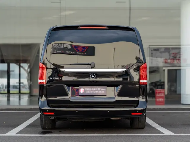 Mercedes-Benz V-Class — Фото автомобиля 15