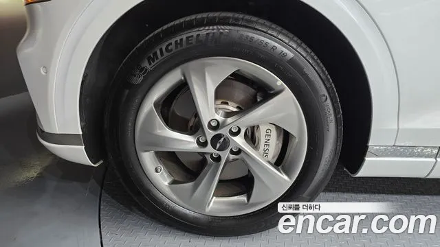 Genesis GV70 2.5T Бензин 2WD — Фото автомобиля 5