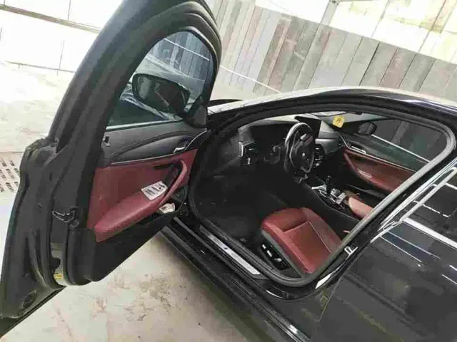 BMW 5 Series — Фото автомобиля 5