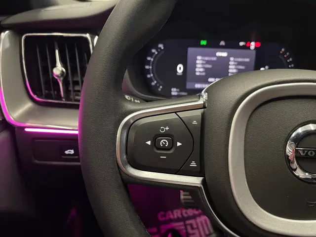 Volvo XC60 — Фото автомобиля 18