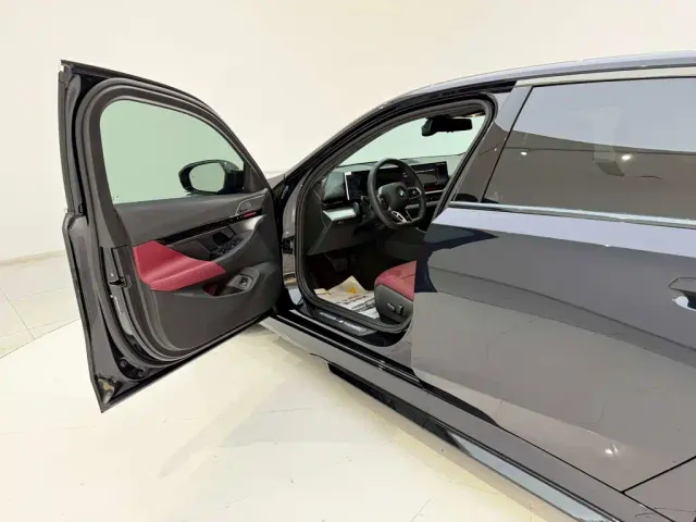 BMW BMW 5 Series 2024 525Li M Sport Package — Фото автомобиля 24