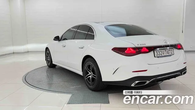 Mercedes-Benz E-Class W214 — Фото автомобиля 3