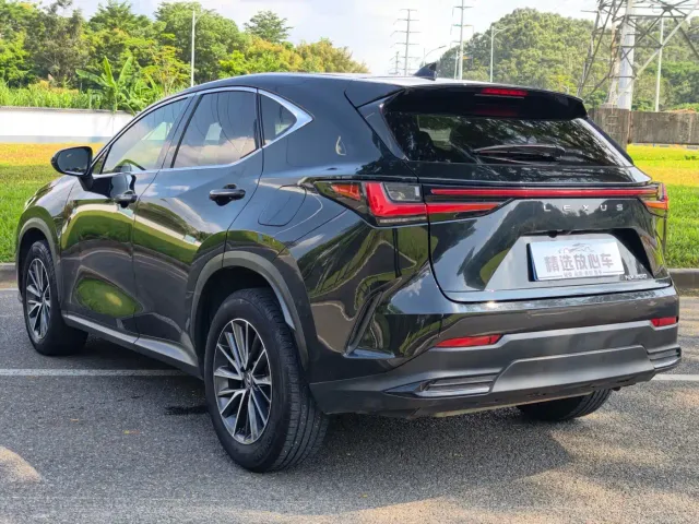 Lexus NX — Фото автомобиля 4