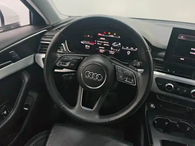 Audi A4L — Фото автомобиля 15