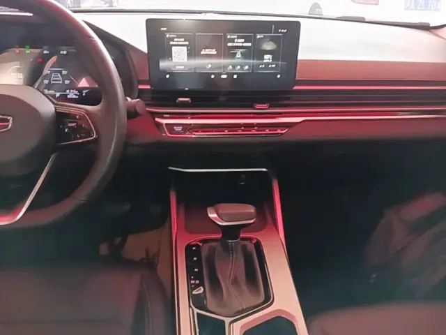 Geely Emgrand — Фото автомобиля 12