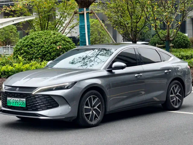 Фотография автомобиля — BYD Qin L