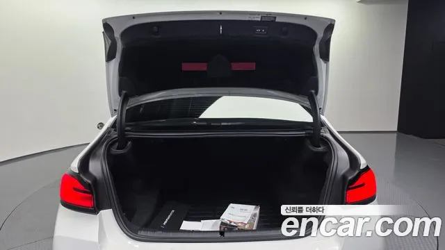 BMW 5 Series G30 — Фото автомобиля 26
