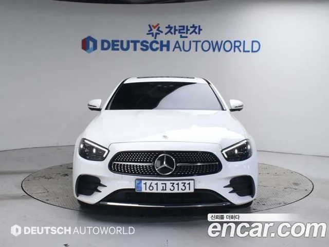 Mercedes-Benz E-Class — Фото автомобиля 3