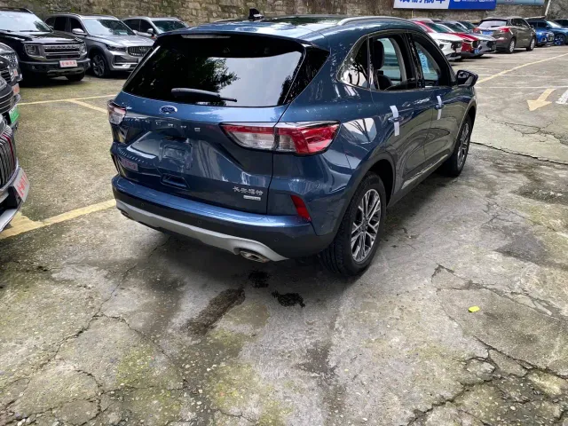 Ford Escape — Фото автомобиля 6