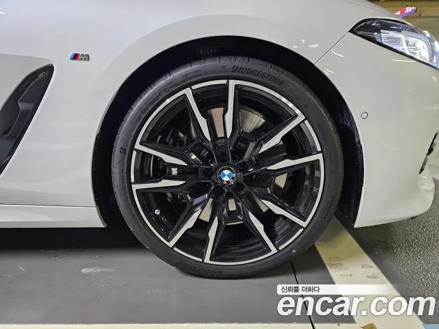 BMW 8 Series G15 — Фото автомобиля 14