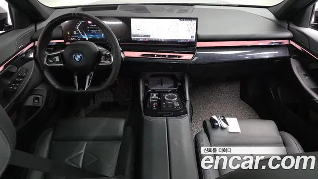 BMW 5 Series G60 — Фото автомобиля 9