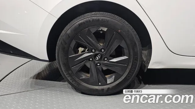 Hyundai Avante CN7 — Фото автомобиля 5