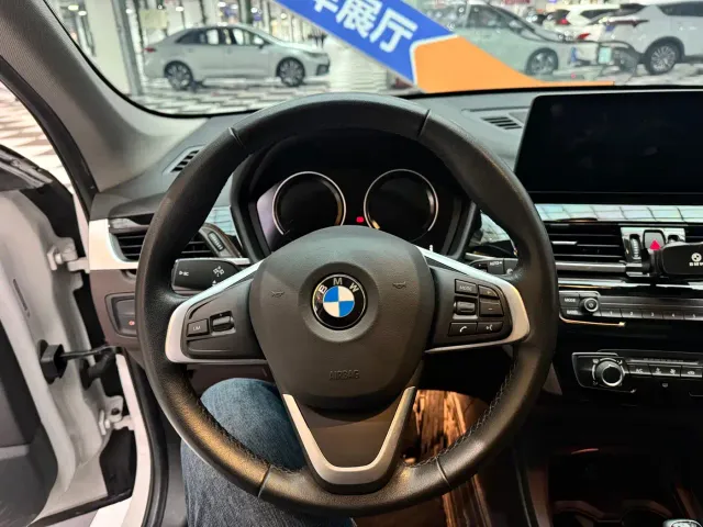 BMW X1 — Фото автомобиля 13
