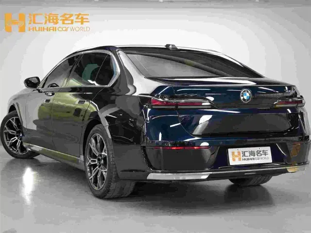 BMW 7 Series — Фото автомобиля 4