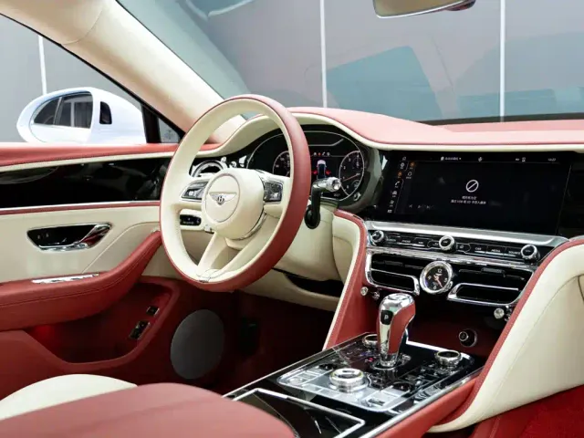 Bentley Flying Spur — Фото автомобиля 17
