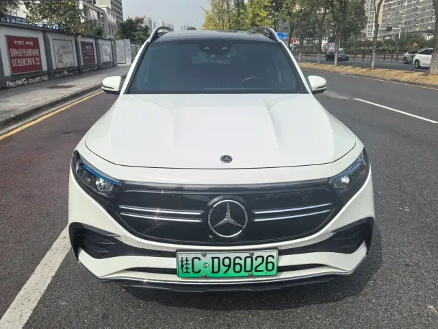 Mercedes-Benz EQB — Фото автомобиля 3