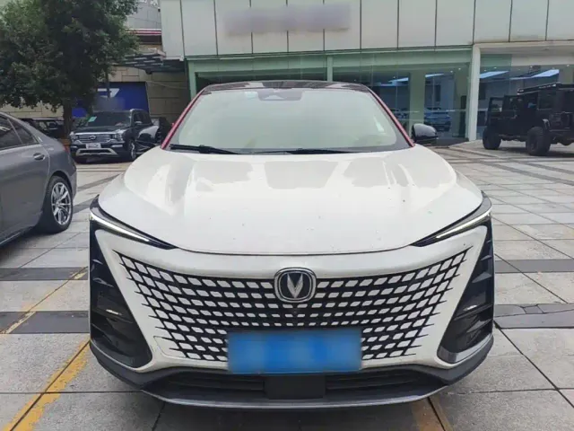 Changan UNI-T — Фото автомобиля 2