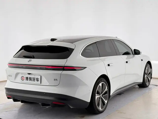 Nio ET5 Touring — Фото автомобиля 11