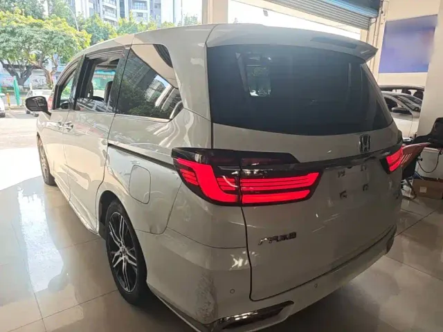 Honda Odyssey — Фото автомобиля 4