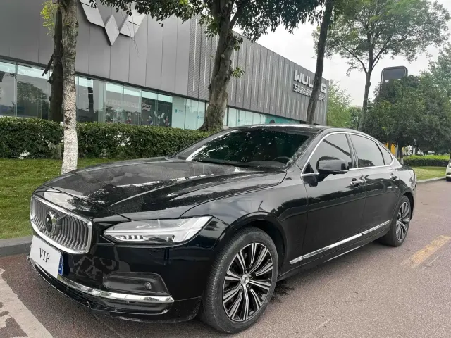 Фотография автомобиля — Volvo S90